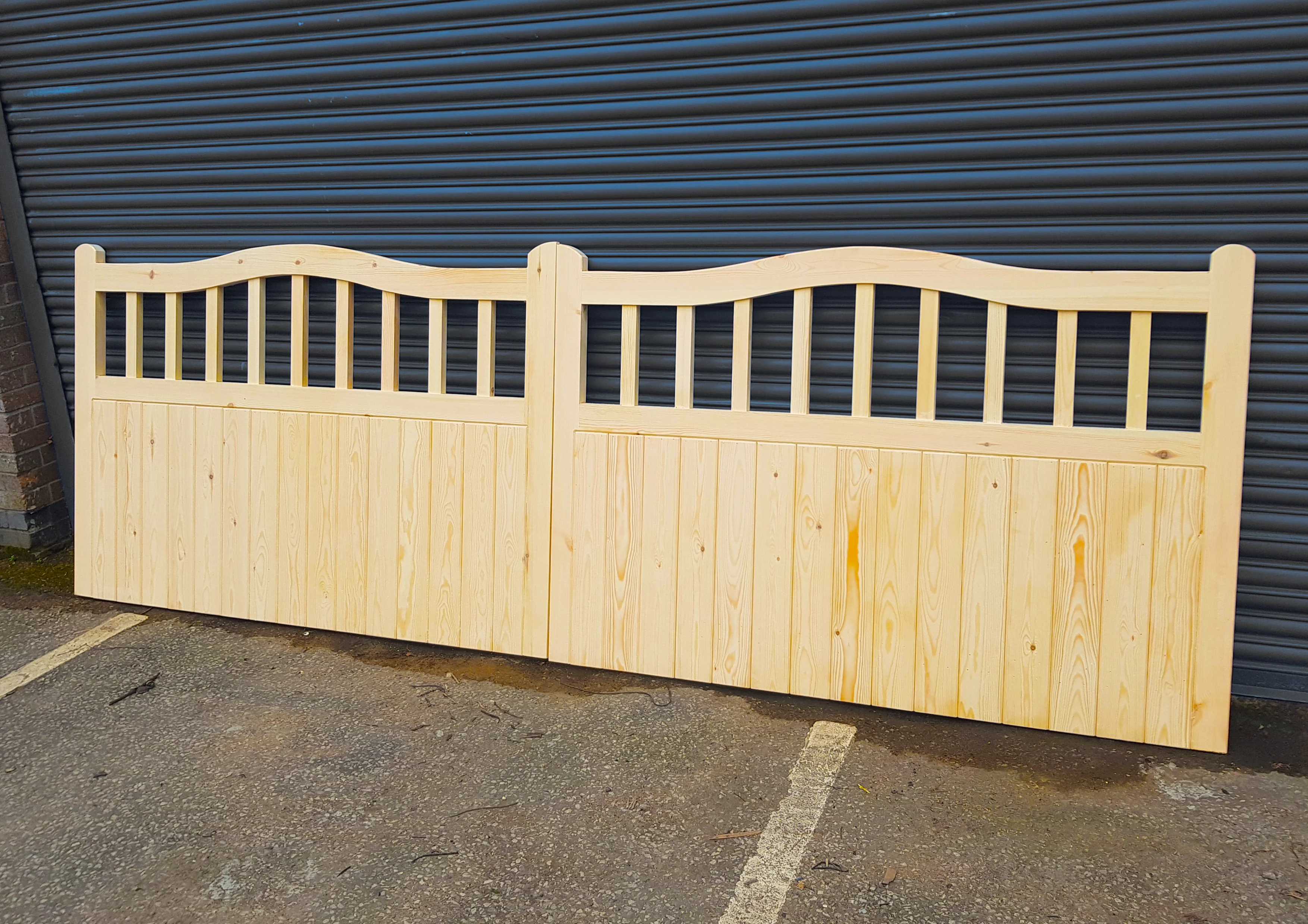 Wooden Garden Gate - Arch Top Driveway Design - Image 3