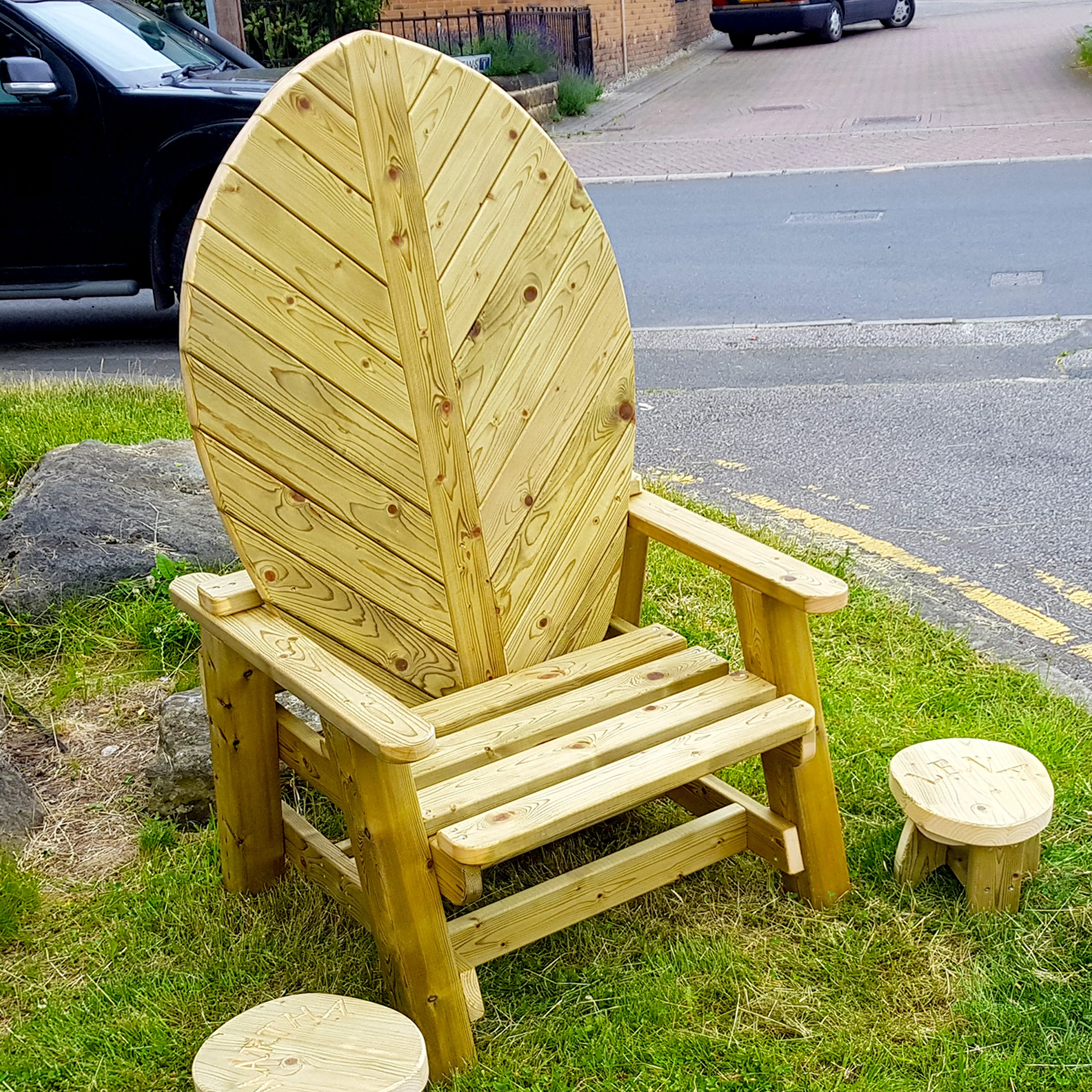 Storyteller Chair - Image 3